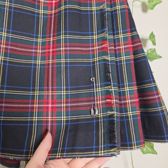 Vintage Wool Pleated Wrap Plaid Skirt & Matching Shoulder Sash Tartan Set - Picture 6 of 11